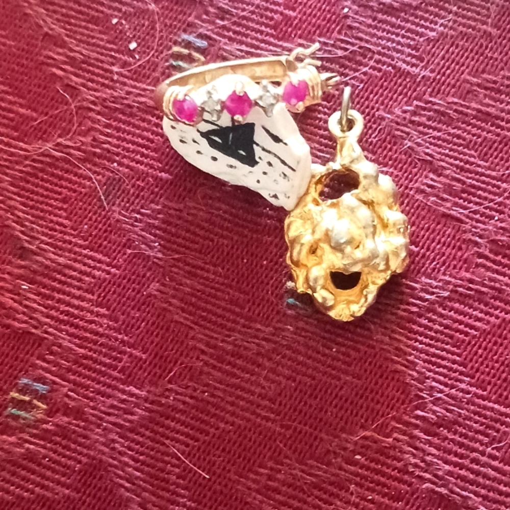 Combination of odd ball jewelry.
